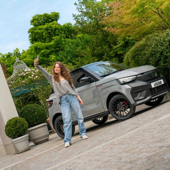 202407_Ligier-Europe_JS50-Ultimate-Asphalt-Grey_Social_4-scaled