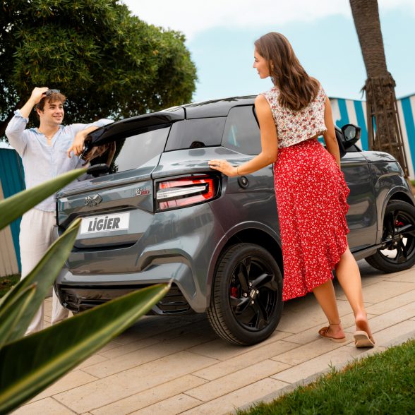 202506_Ligier-Europe_Summer_JS50-Elite-Graphite-Grey_Social-Photo_010-Horizontal-scaled