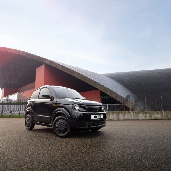 Myli-LAB_Intense-Black_RevoD_3-scaled